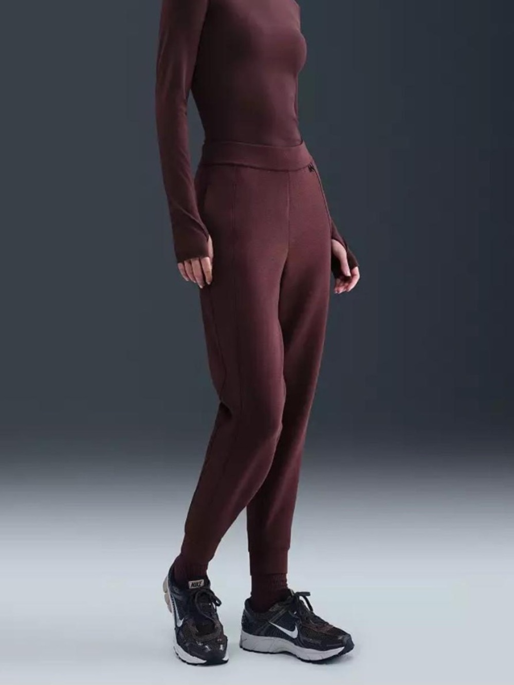 Nike 24.7 ImpossiblySoft Mid-Rise Joggers NWT